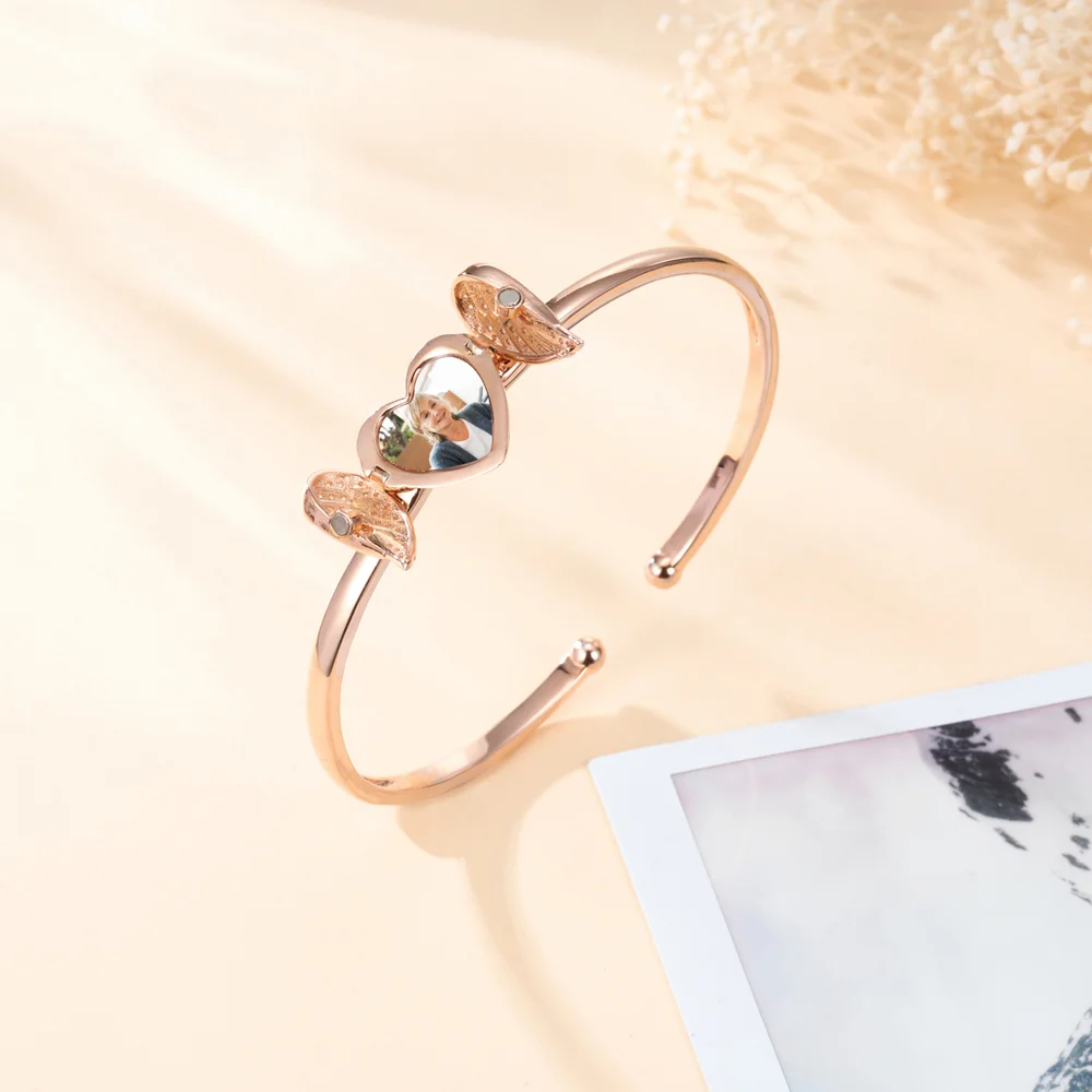 Personalized Heart Shape Zircon Angel Wing Photo Locket Bracelet Anniversary Birthday Memorial Gift for Wife Mother Grandma